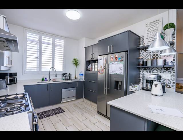 3 BEDROOM APARTMENT FOR SALE IN MORNINGSIDE